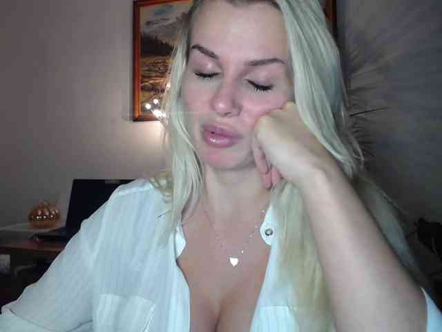 Cornelia22hot webcam