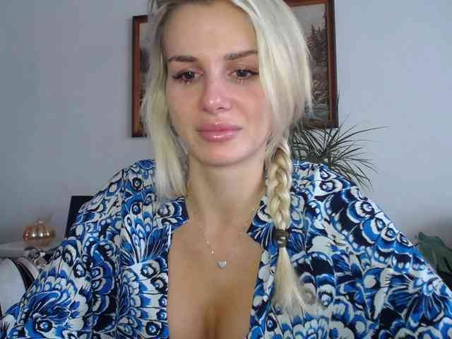 Cornelia22hot webcam