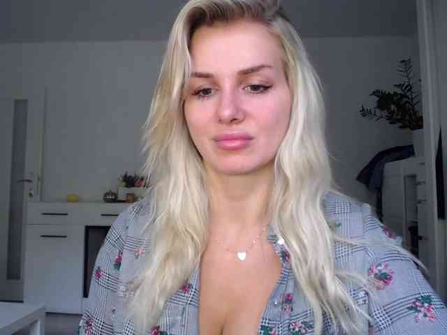 Cornelia22hot webcam