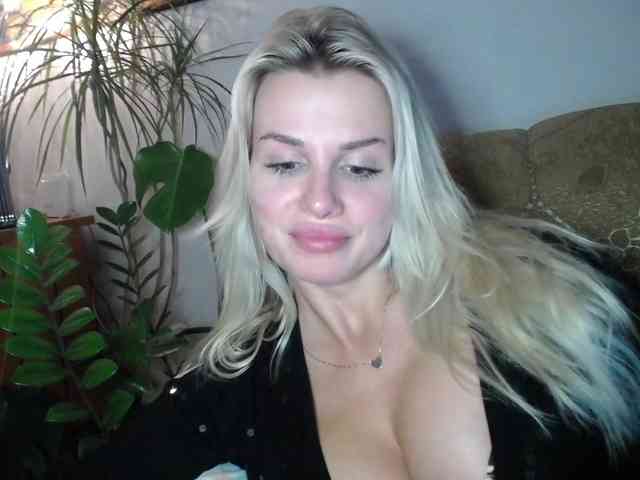 Cornelia22hot webcam