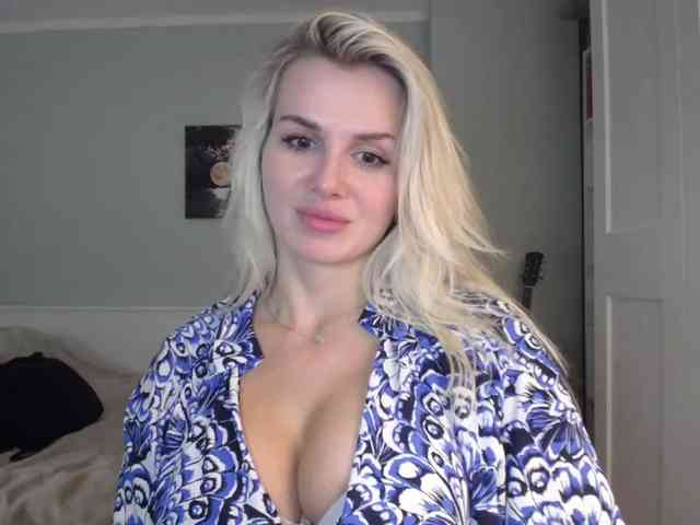 Cornelia22hot webcam