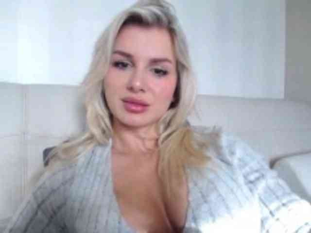 Cornelia22hot webcam