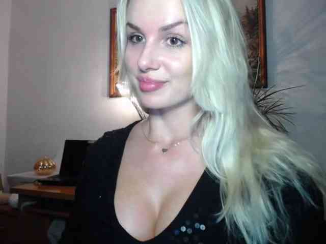 Cornelia22hot webcam