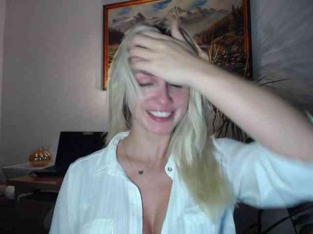 Cornelia22hot webcam