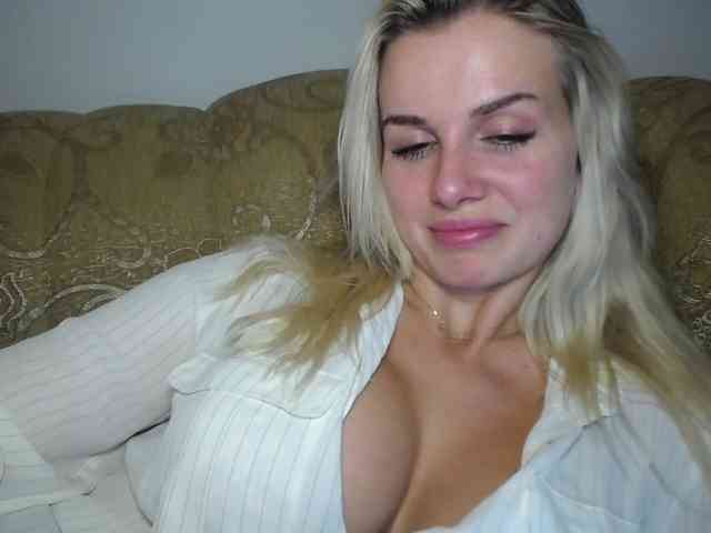 Cornelia22hot webcam