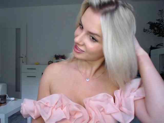 Cornelia22hot webcam