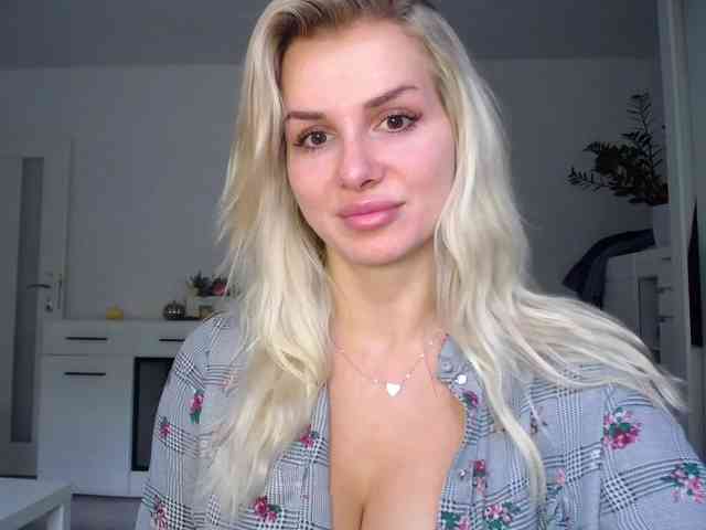 Cornelia22hot webcam