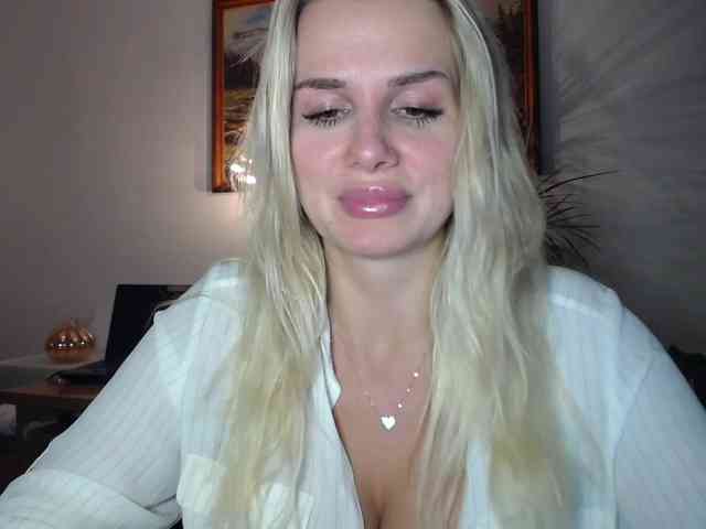 Cornelia22hot webcam