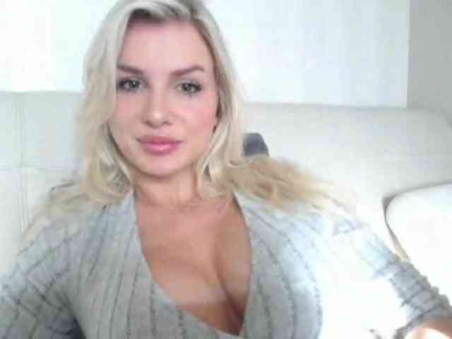 Cornelia22hot webcam