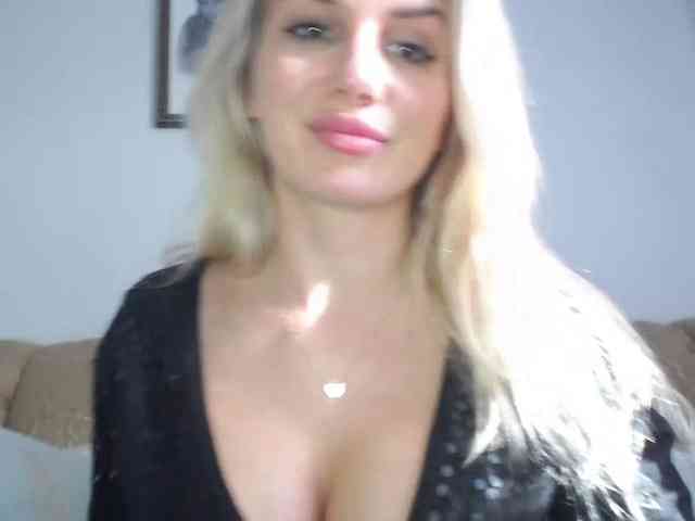 Cornelia22hot webcam