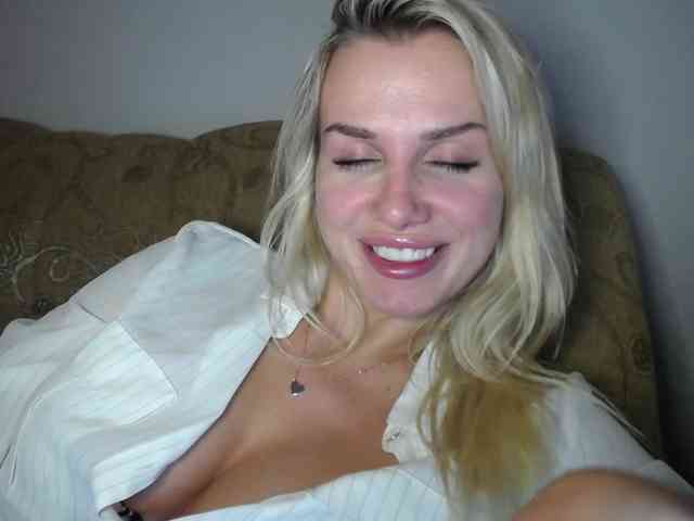 Cornelia22hot webcam