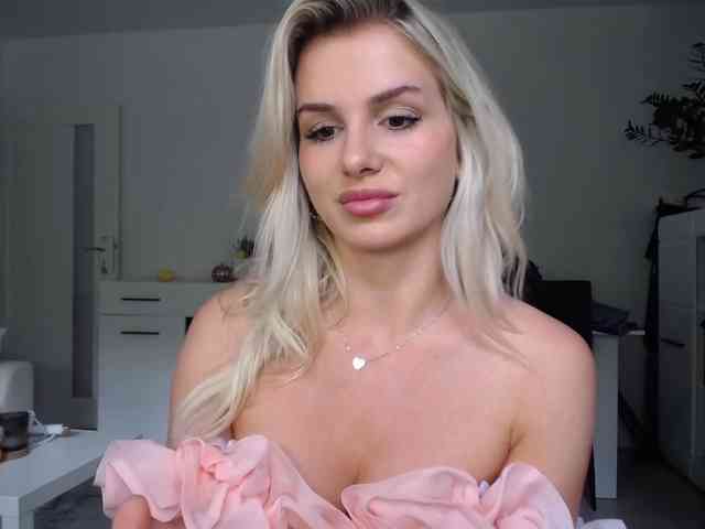 Cornelia22hot webcam