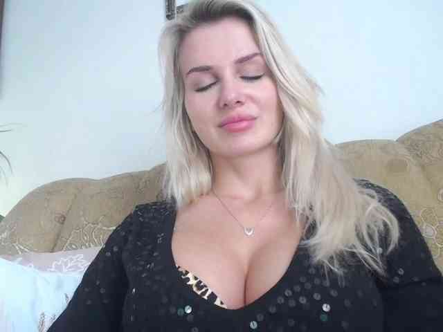 Cornelia22hot webcam