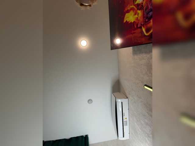 Entra en el chat con el modelo Ellidi Ellidi