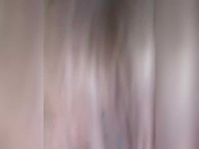 Vai a chattare su _Ellidi_ _Ellidi_