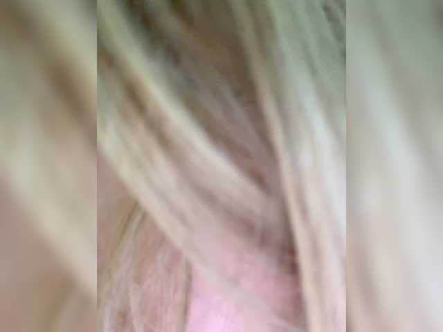 Entra en el chat con el modelo _Ellidi_ _Ellidi_