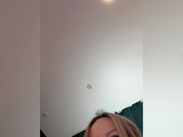 Gratis Live Sexcam mit Ellidi Ellidi