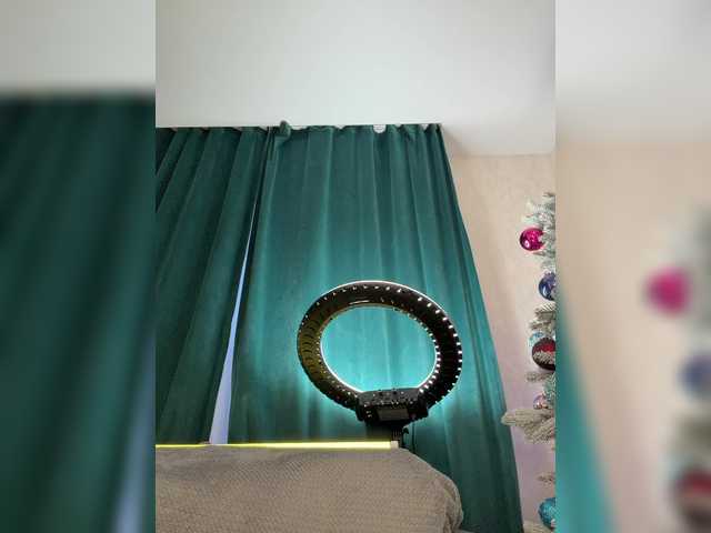 Vai a chattare su _Ellidi_ _Ellidi_