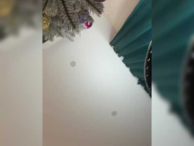 go to chat with Ellidi