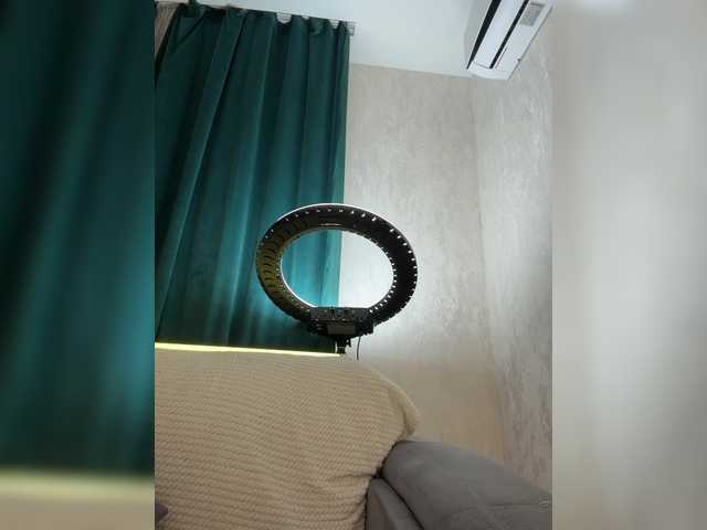 Gratis Live Sexcam mit Ellidi Ellidi