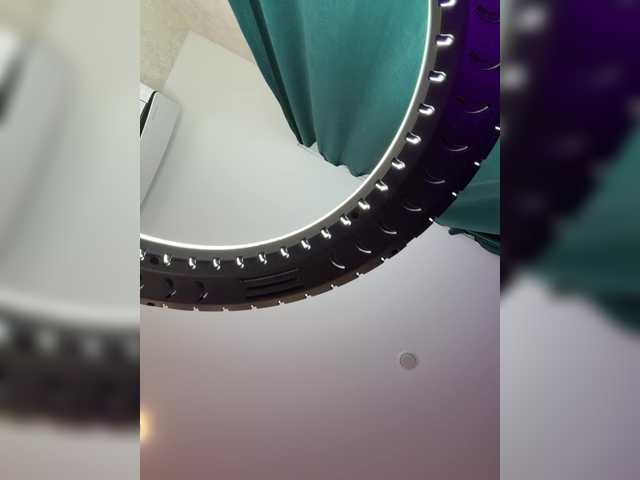 Gratis Live Sexcam mit Ellidi Ellidi