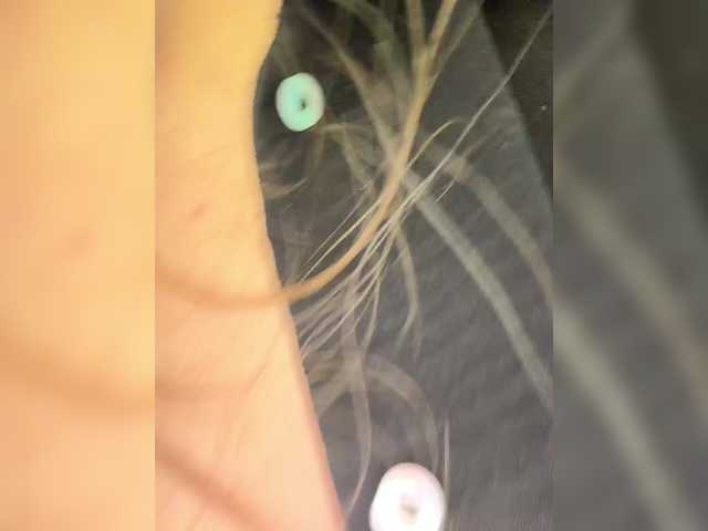 Entra en el chat con el modelo Ellidi Ellidi