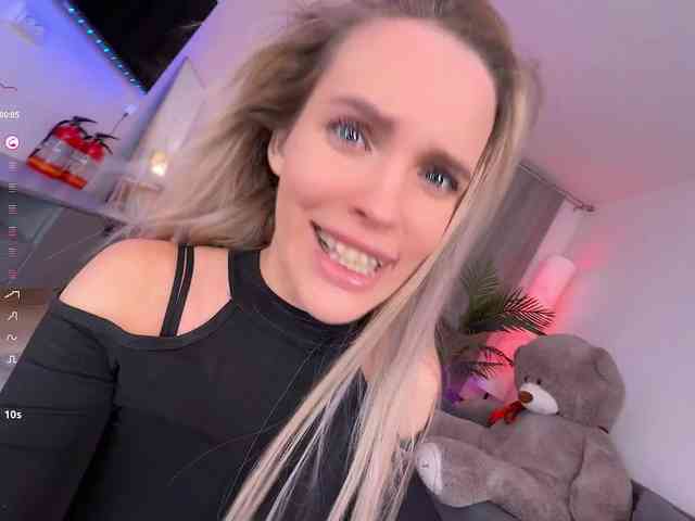 BlushMikki webcam
