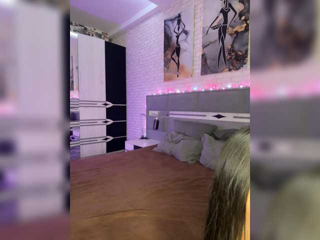 Entra en el chat con el modelo OTSOSIKA OTSOSIKA