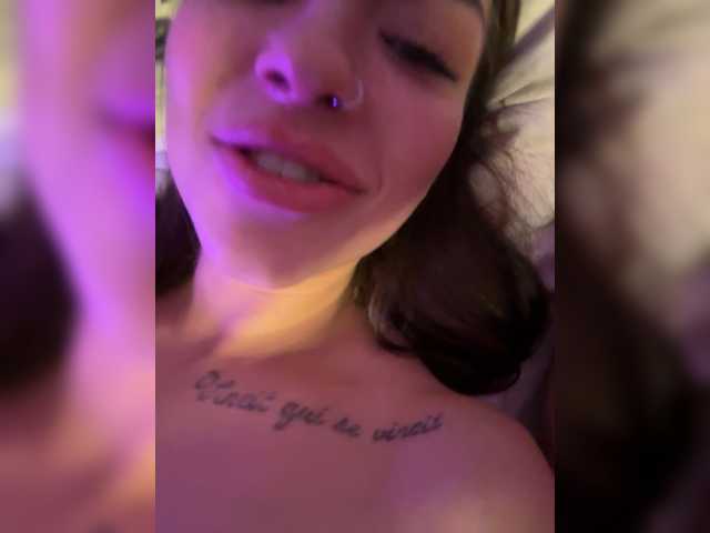 Entrez le videochat erotique avec le
modèle OTSOSIKA OTSOSIKA