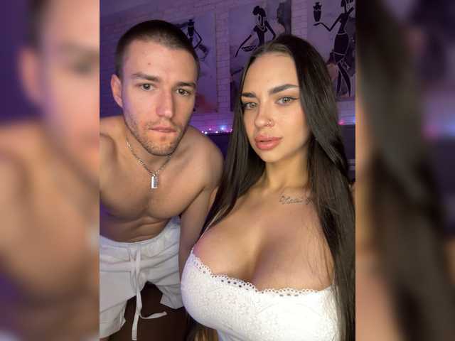 Entra en el chat con el modelo OTSOSIKA OTSOSIKA