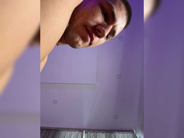 Entrez le videochat erotique avec le
modèle OTSOSIKA OTSOSIKA