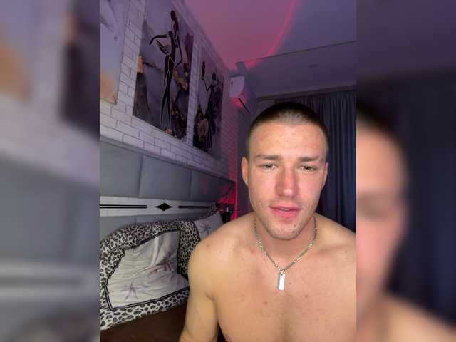 Gratis Live Sexcam mit OTSOSIKA OTSOSIKA