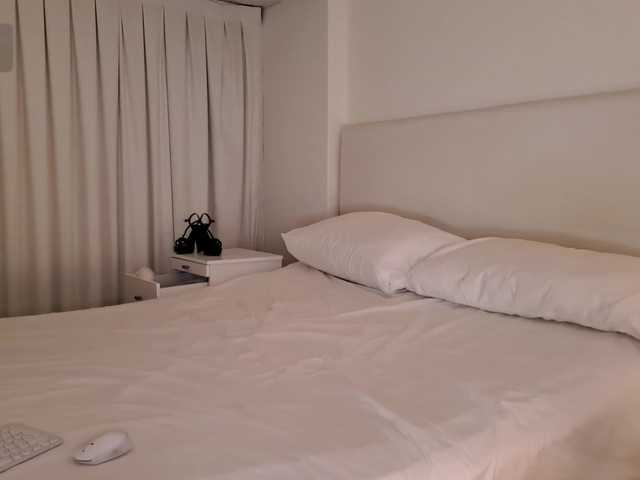 Bella_Byers webcam