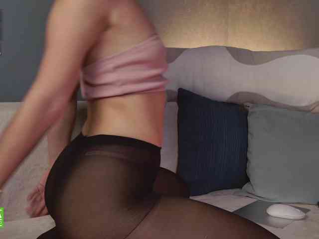 Jenniee webcam