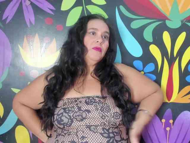 sharlott-bbw webcam