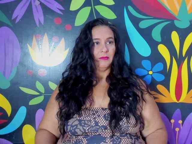 sharlott-bbw webcam