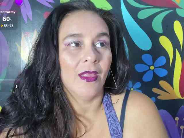 sharlott-bbw webcam
