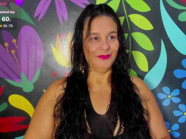 sharlott-bbw webcam