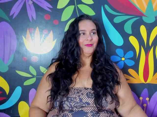 sharlott-bbw webcam