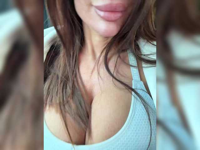 Gratis Live Sexcam mit OrgazMia OrgazMia