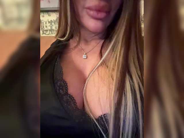 Entra en el chat con el modelo OrgazMia OrgazMia