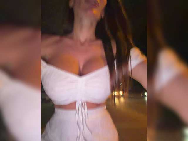 Entrez le videochat erotique avec le
modèle OrgazMia OrgazMia