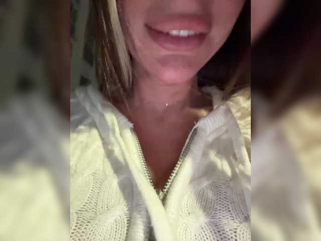 Entrez le videochat erotique avec le
modèle OrgazMia OrgazMia