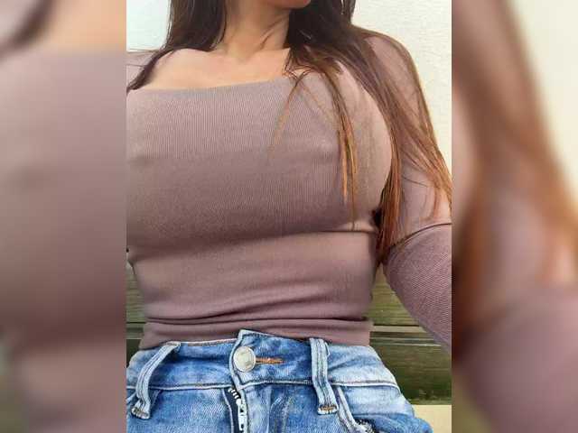 Entra en el chat con el modelo OrgazMia OrgazMia