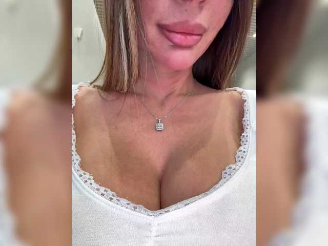 Gratis Live Sexcam mit OrgazMia OrgazMia