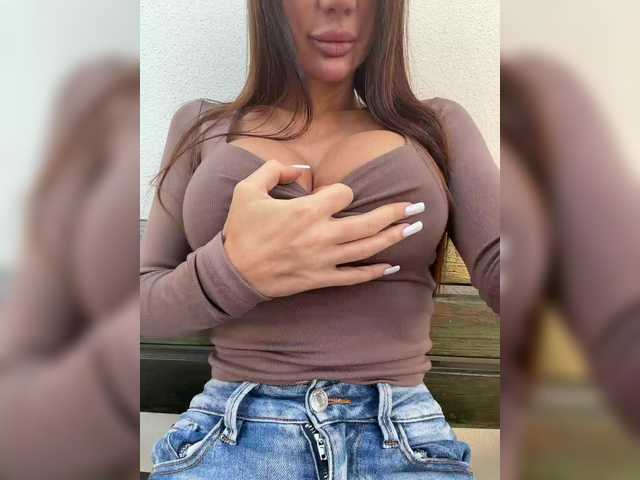 Gratis Live Sexcam mit OrgazMia OrgazMia