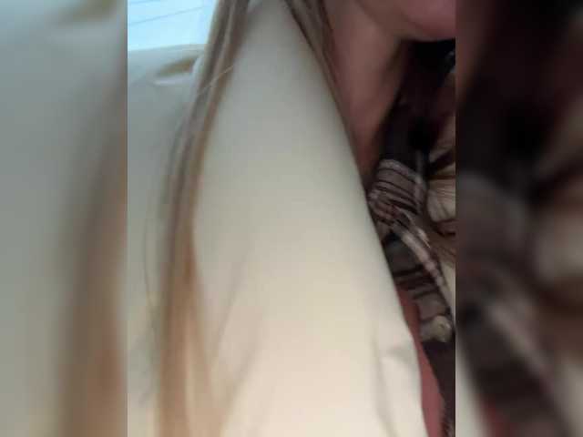 Entrez le videochat erotique avec le
modèle OrgazMia OrgazMia