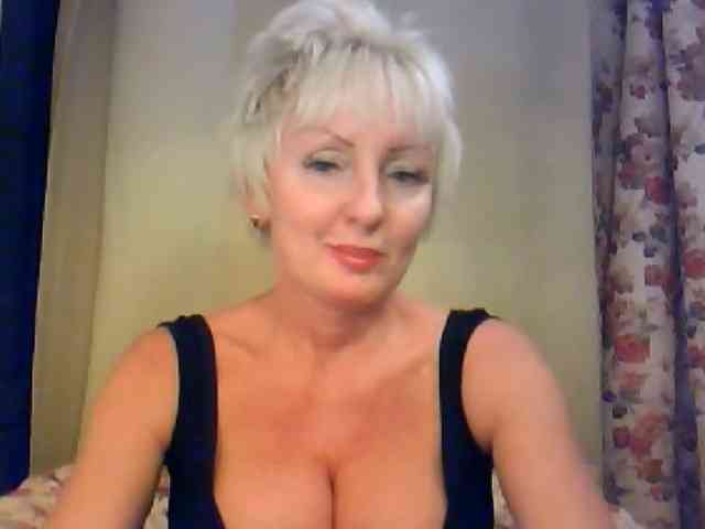 SweetHot-IM_69 webcam
