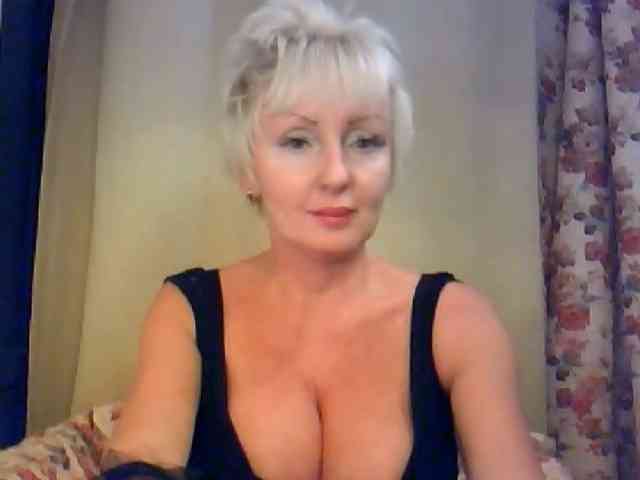 SweetHot-IM_69 webcam