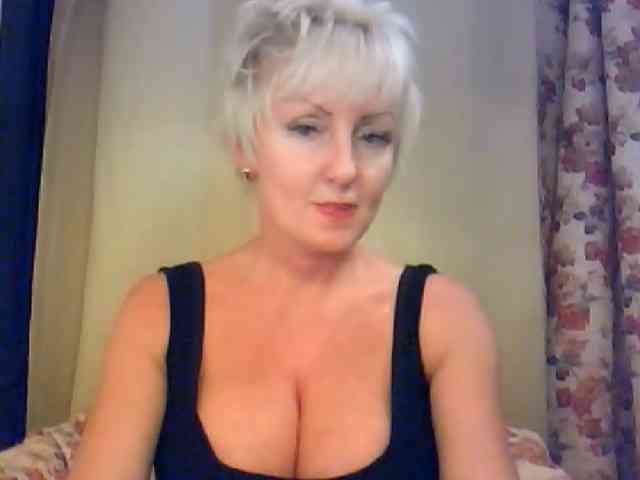 SweetHot-IM_69 webcam